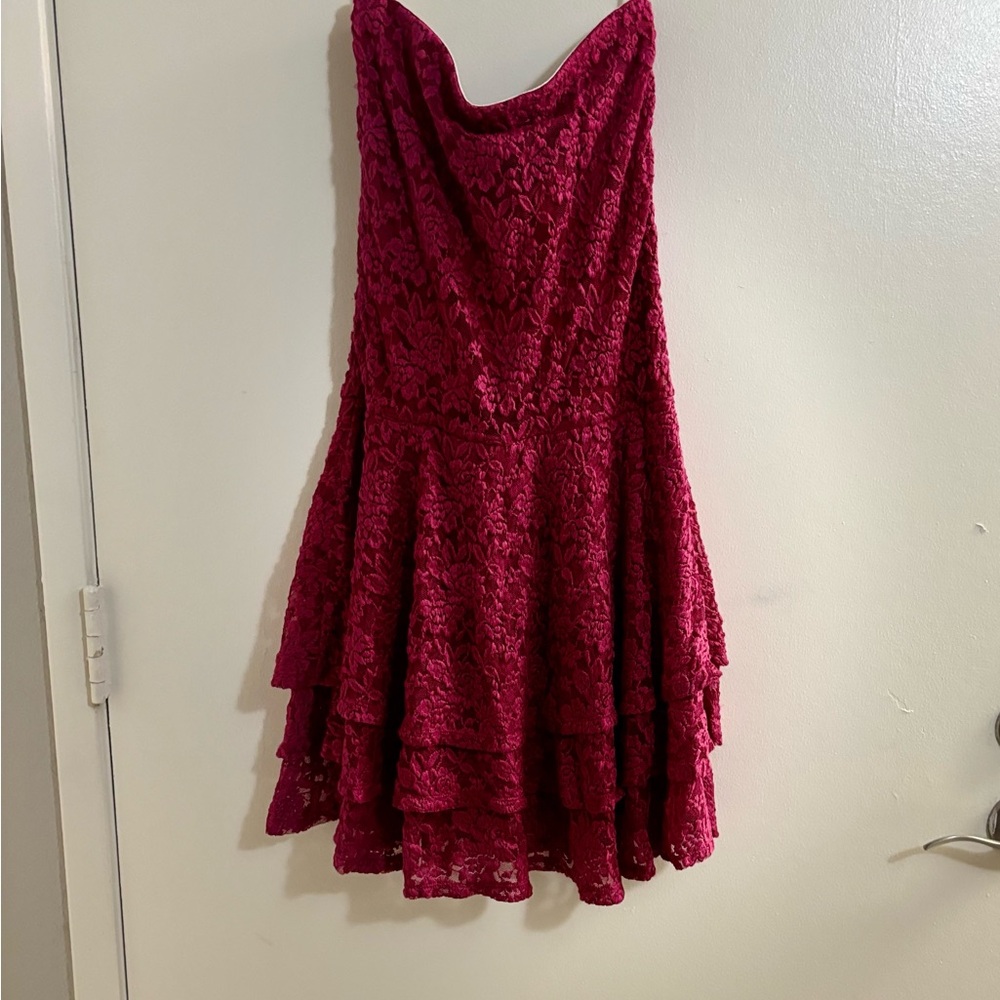 Hot Topic Strapless Lace Dress